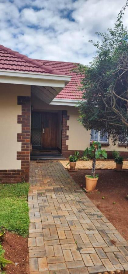 Lovely 3 Bed In Mount Pleasant - 2153 Harare Exterior photo